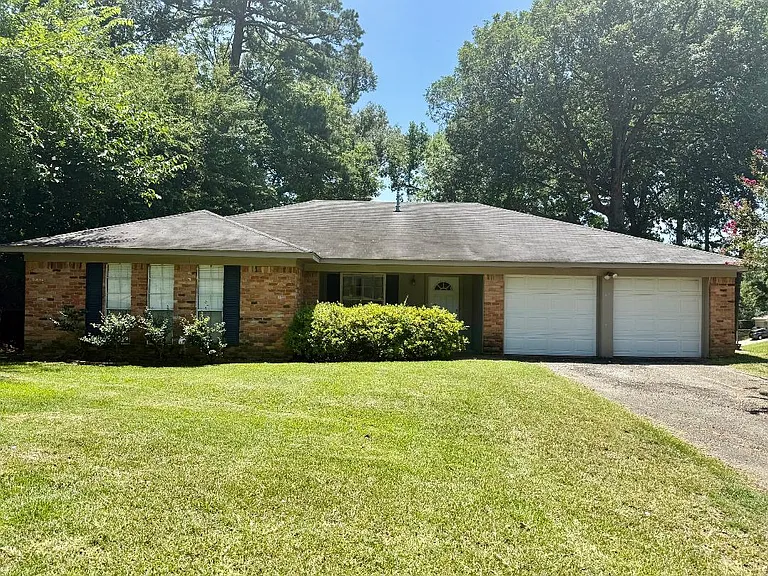 1320 Baylor Dr — Photo 1