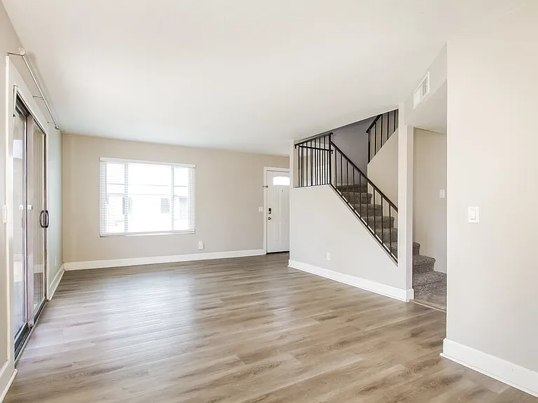 8737 W Bluefield Ave — Photo 6