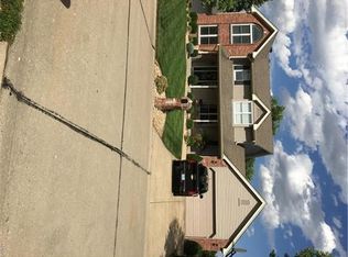 21 Huntington Pkwy, Saint Charles, MO