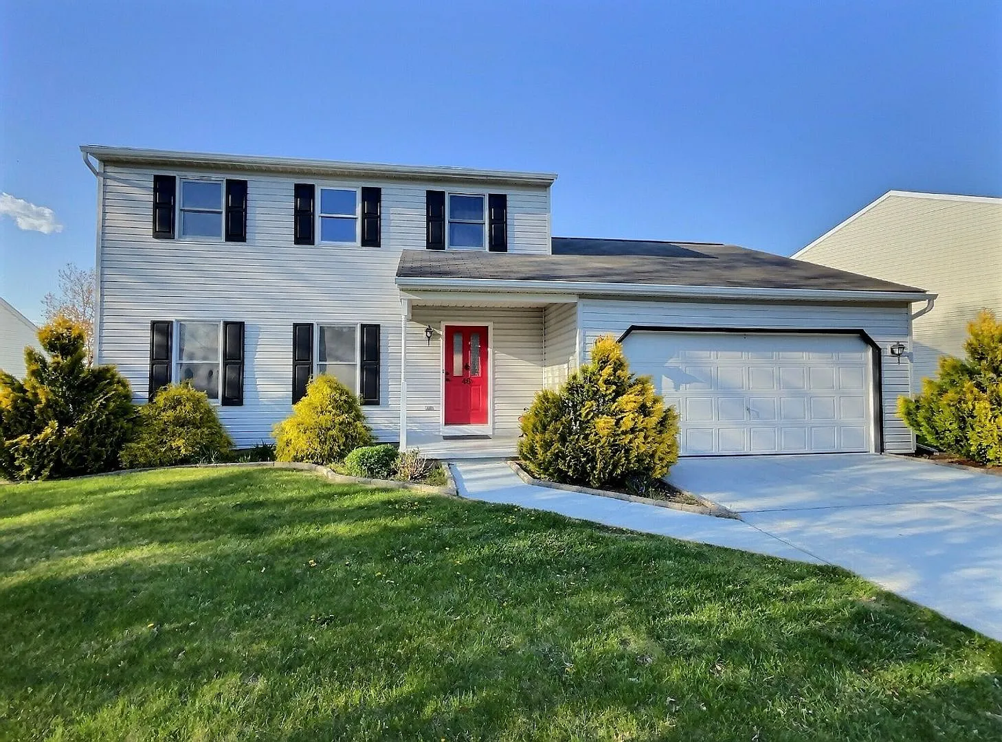 Freshly Renovated 3BR Home w/ 2-Car Garage Cumberland Valley SD — Photo 1