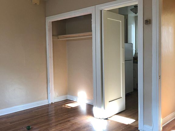 4th image of 11319 Iowa Ave