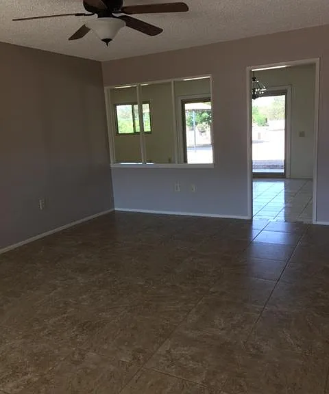 15819 N Meadow Park Dr — Photo 3