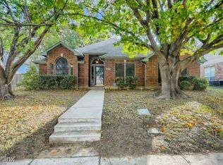 1905 Hidden Trail Dr, Lewisville, TX 75067