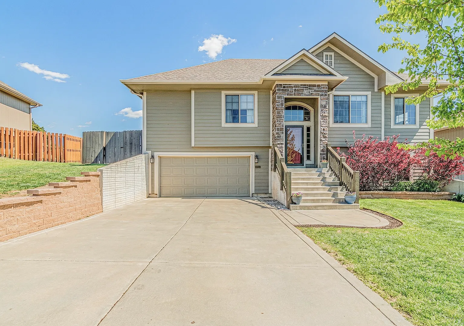Please View 3D Virtual Walk-Through Before Scheduling a Showing — Photo 1