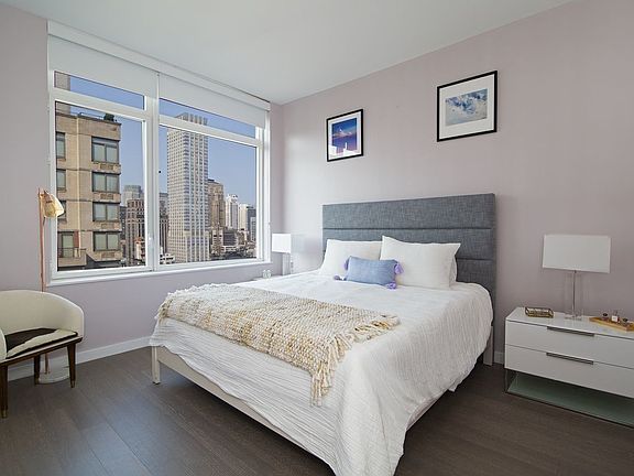 4th image of 42 W 33rd St #6E1