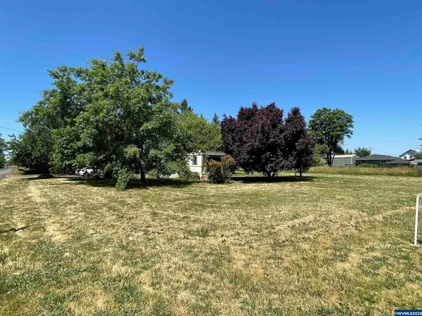 37683 3rd St, Crabtree, OR 97335