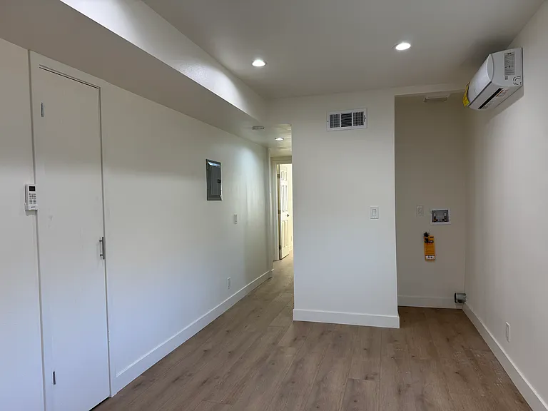 2465 Torrance Blvd — Photo 12