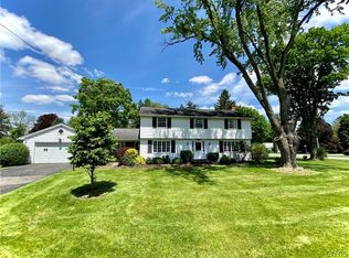 2 Thistlewood Ln, Fayetteville, NY 13066