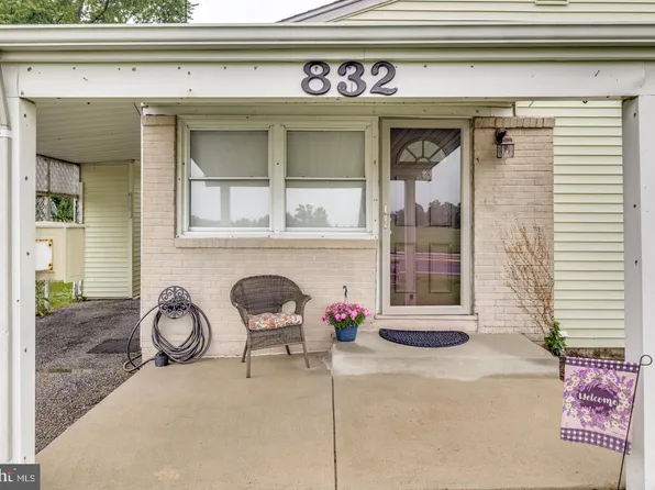 832 Woodlane Rd, Mount Holly, NJ 08060