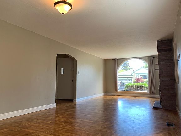 4th image of 426 W 25th Ave