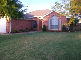 5423 Long Leaf Dr, Wichita Falls, TX 76310