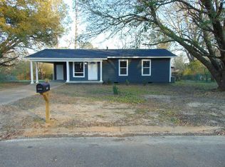 319 Beverly Cir, Crystal Springs, MS 39059