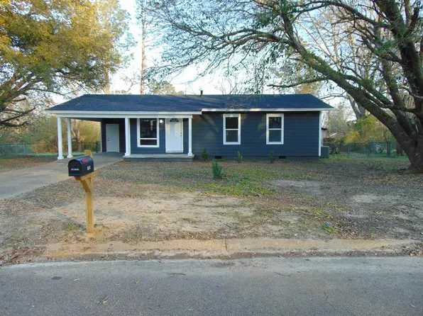 319 Beverly Cir, Crystal Springs, MS 39059