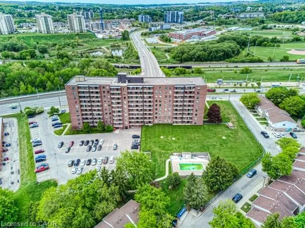 1100 Courtland Ave E #404, Kitchener, ON N2C 2H9