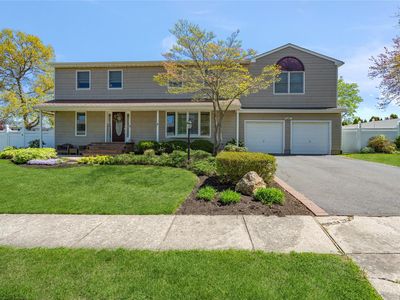 5 Beaumont Lane, Lake Grove, NY, 11755