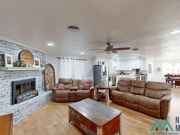 4th image of 901 W Taos St