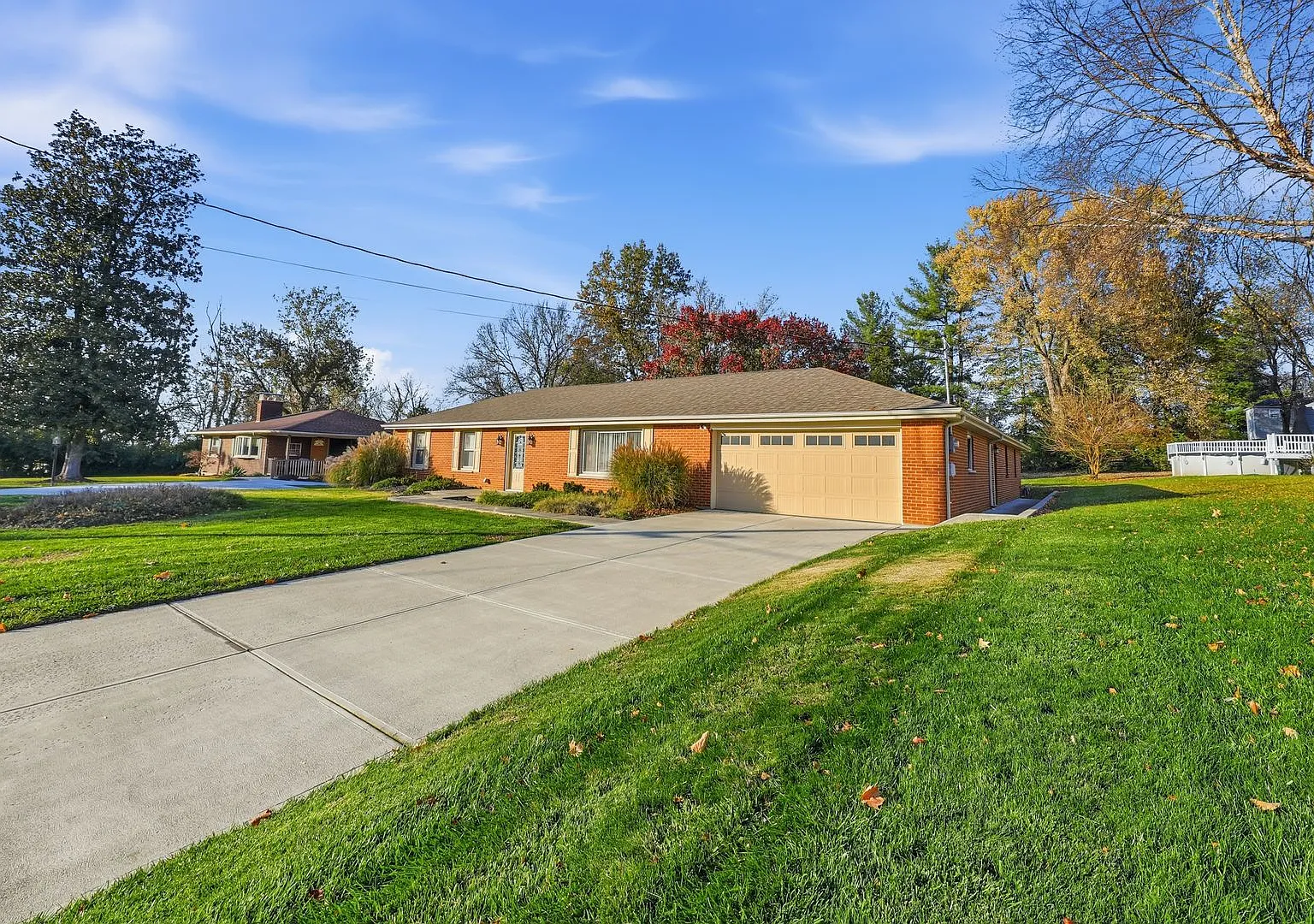 Spacious Ranch on Cul-de-sac Street — Photo 2