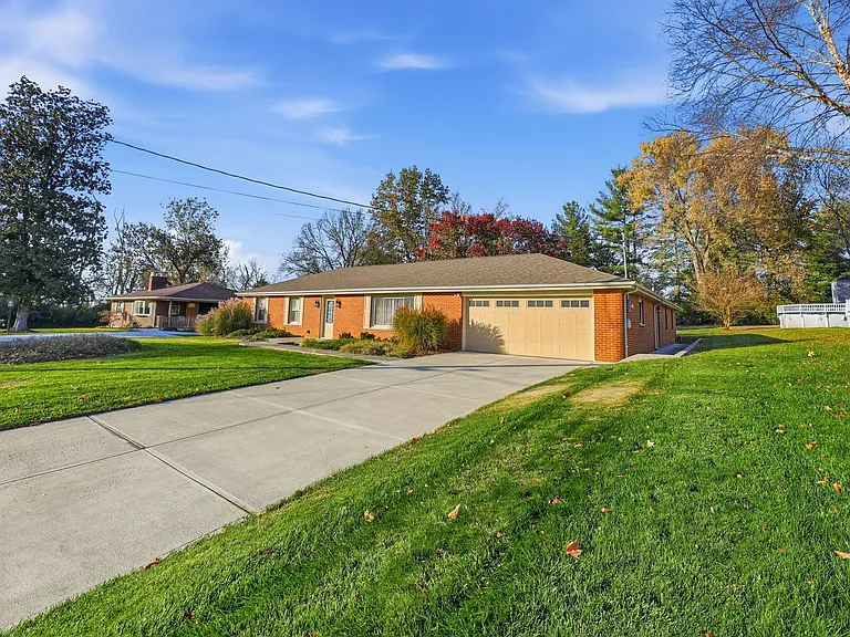 3310 Plateau Pl — Photo 2