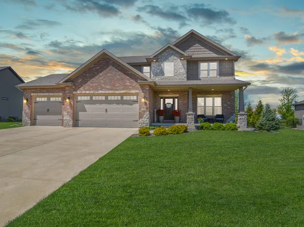 2206 Riverwoods Ln, Bloomington, IL 61705