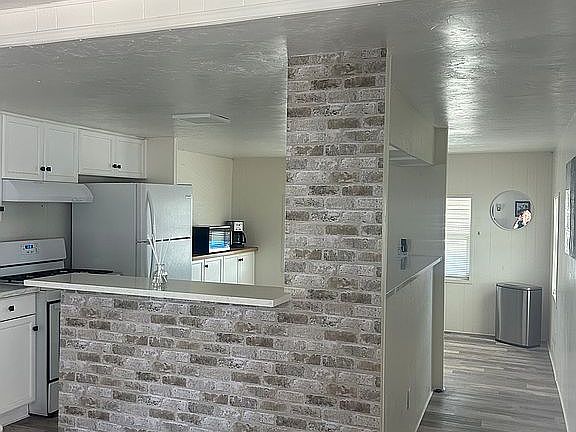 4th image of 4001 E Blacklidge Dr #31
