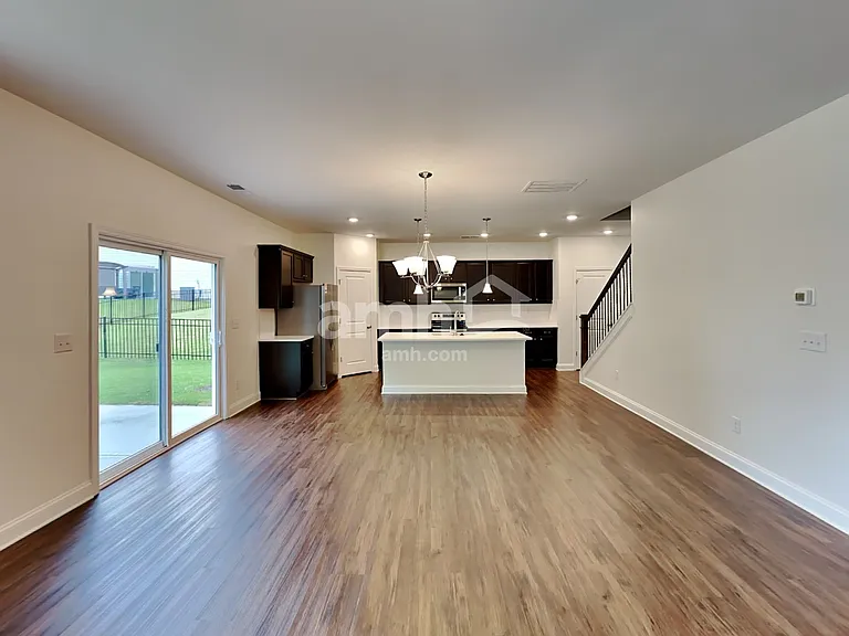 1010 Noah Ct — Photo 4