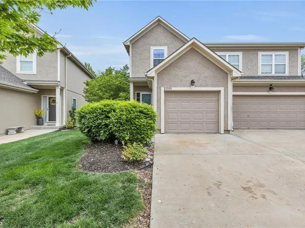 22526 W 72nd St, Shawnee, KS 66227