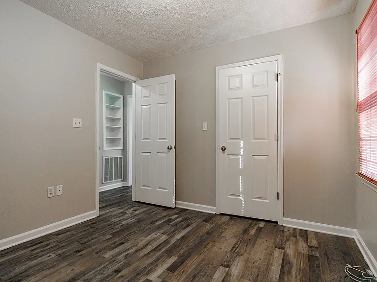 1160 Grayson Ln — Photo 13