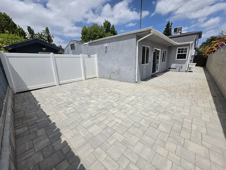 6829 Murietta Ave — Photo 36