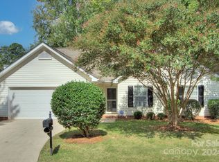 6015 Ridge Point Ct, Charlotte, NC 28212