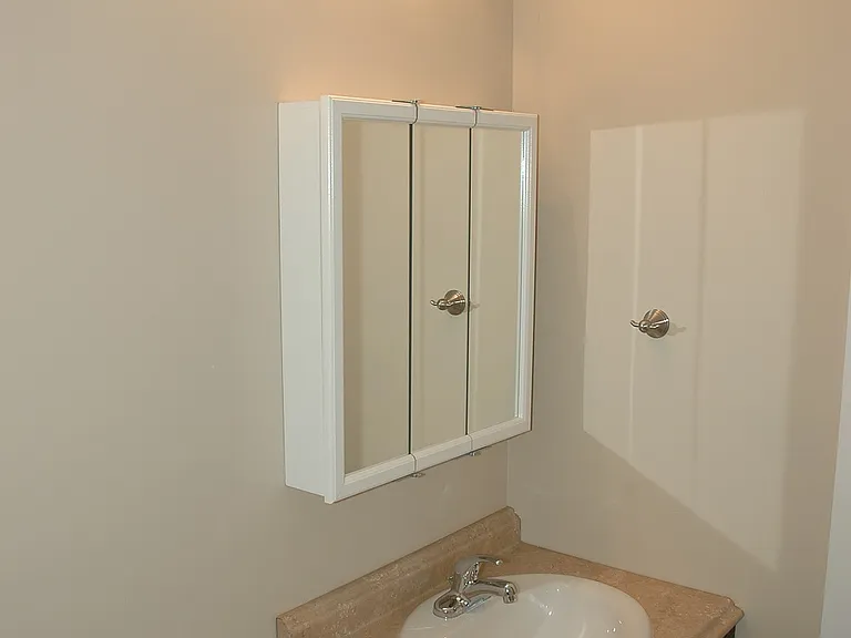 387 Edison Ave — Photo 8