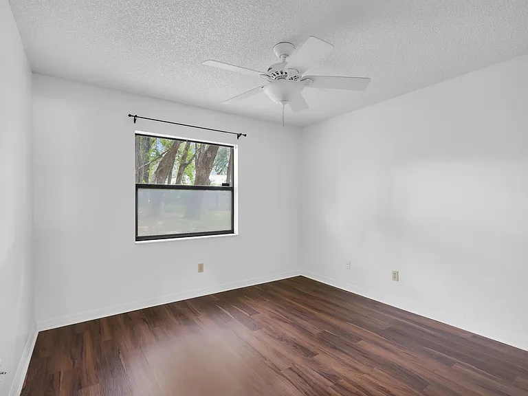 62 Teak Loop — Photo 14