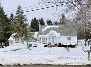 53 Mountain View Dr, Pleasant Valley, NY 12569