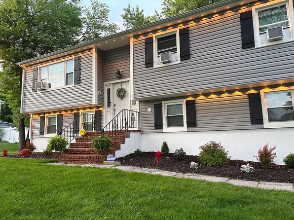 6 Parkview Dr, Hackettstown, NJ 07840