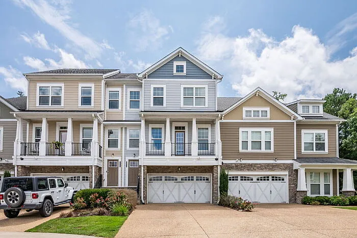 5413 Hickory Ann Dr — Photo 1