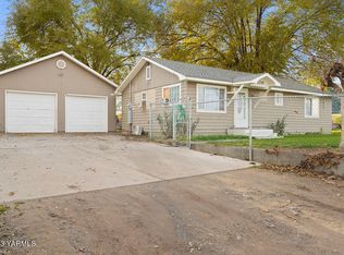 409 W Edison Ave, Sunnyside, WA