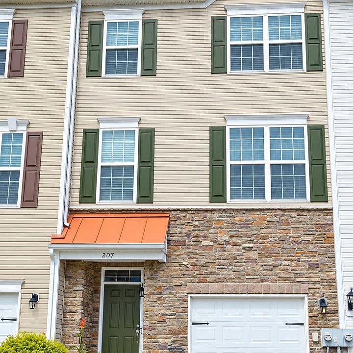 1st image of 207 Bantry St