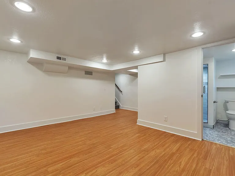4858 S Viewmont St — Photo 46