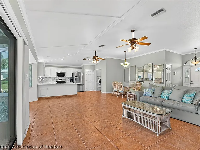 105 Fern Ct — Photo 23