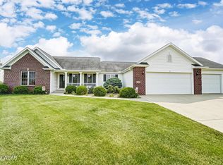 2699 Autumn Ridge Dr, Lima, OH 45801