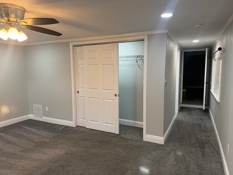 622 Ayer St — Photo 10