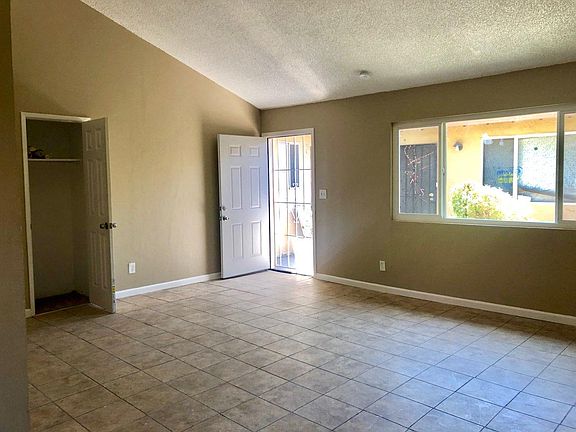 4th image of 9204 West Ln