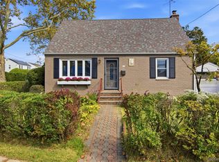336 Herricks Road, Mineola, NY 11501