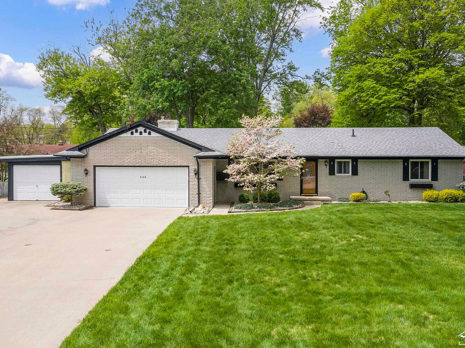 9143 Clover Dr, Temperance, MI 48182 | Zillow