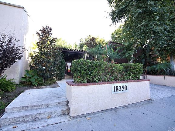 3rd image of 18350 Hatteras St APT 131