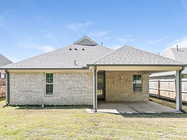 1405 Switzer Cv — Photo 16
