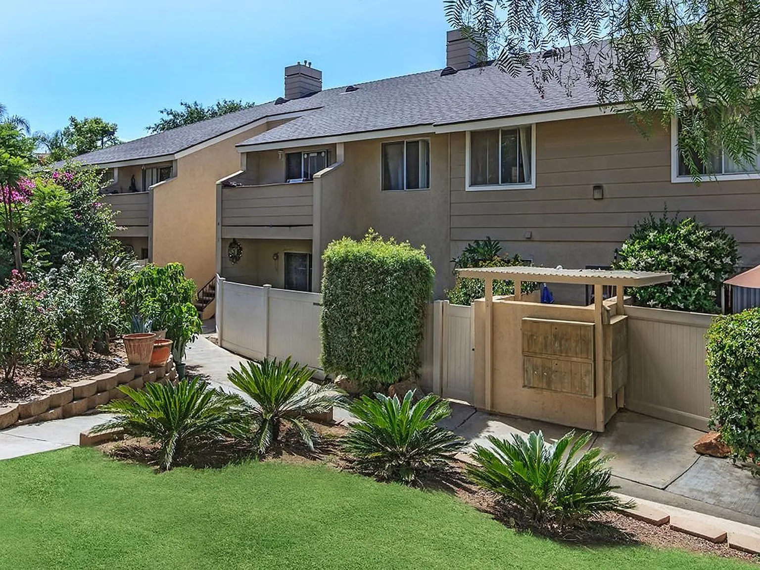 Peppertree Apartments — Photo 2