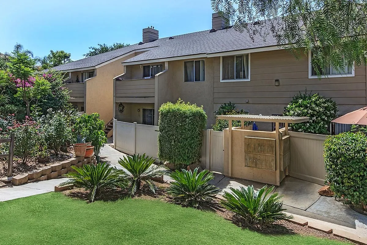 Building Photo - Peppertree Apartments