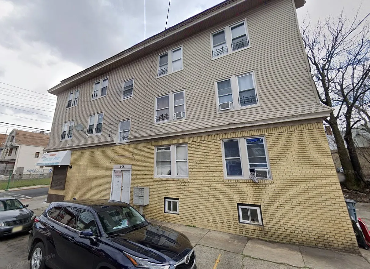 3 bed, $1,950 — Photo 1