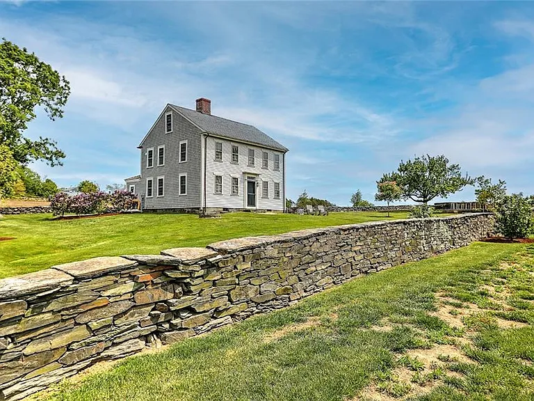 148 Fogland Rd — Photo 2