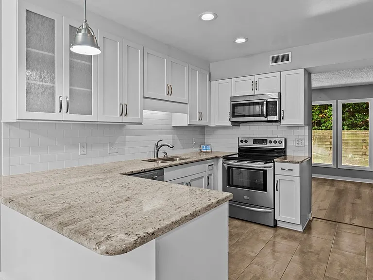 302 N Lindell Rd #C — Photo 4